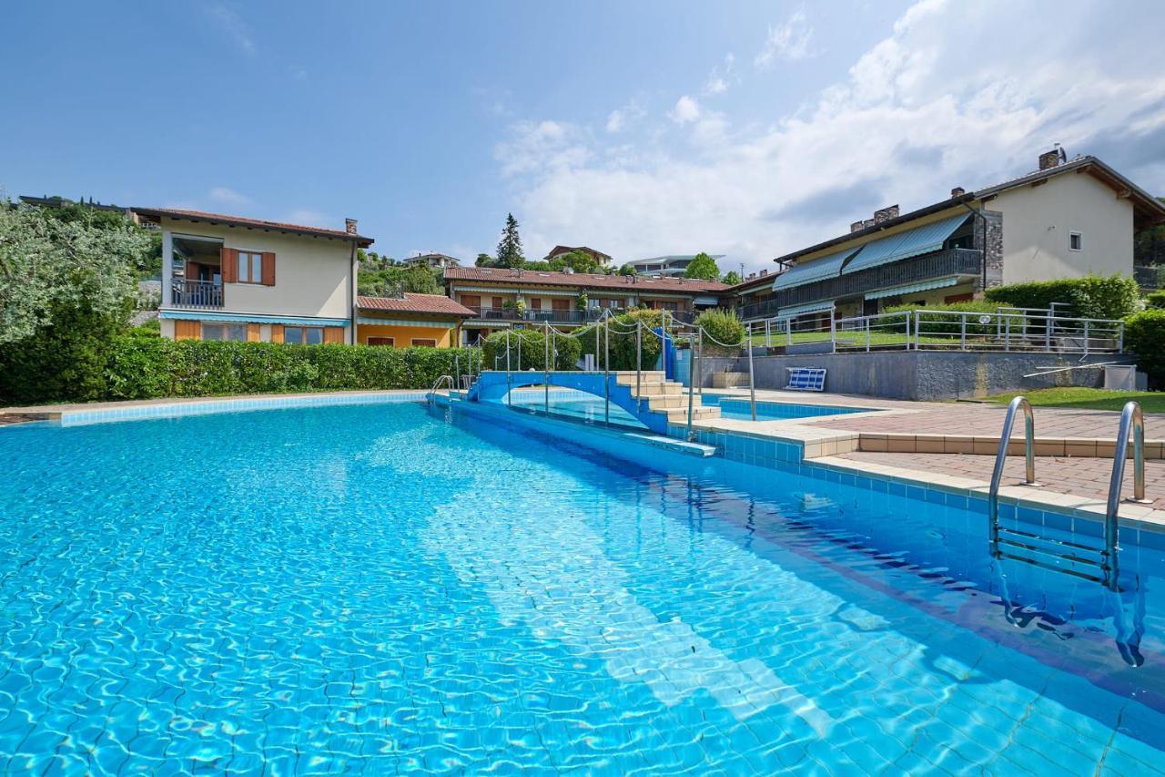 Apartmentsgarda - Baia D'Argento Residence Костермано Екстер'єр фото