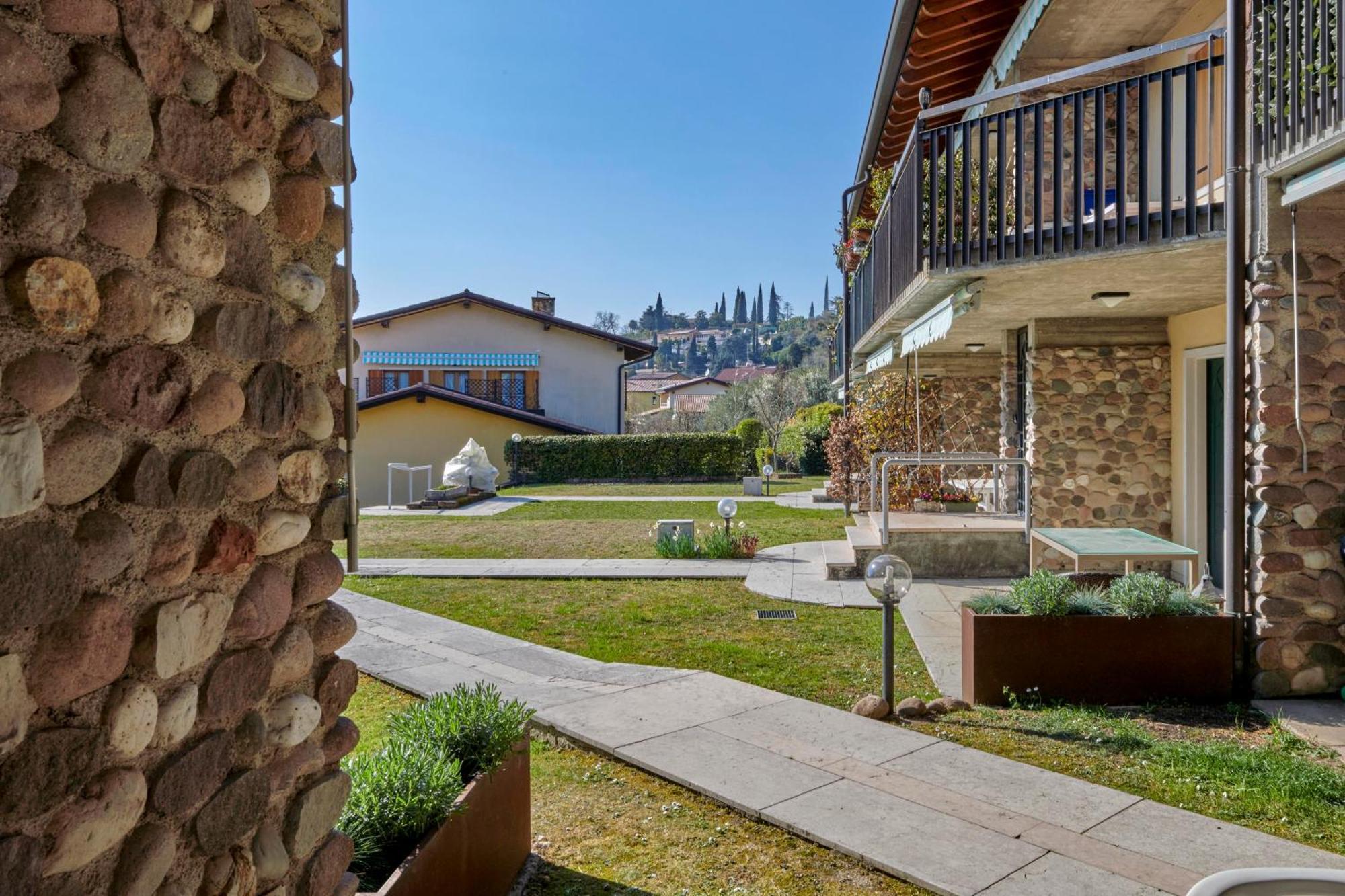 Apartmentsgarda - Baia D'Argento Residence Костермано Екстер'єр фото